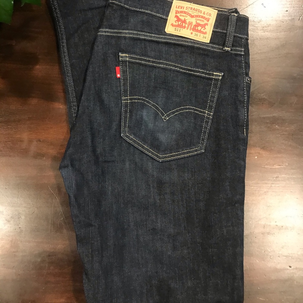 Men’s dark wash Levi’s jeans size 36 x 34 511